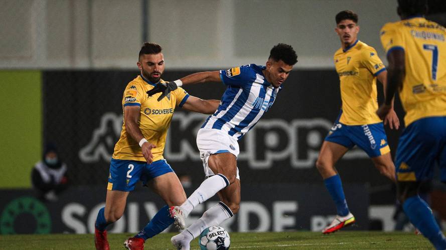 xingkong密尔沃基雄鹿今晨防线松动波尔图内部沟通备战葡超，连对手都承认：科维托娃关键时刻关键助攻的简单介绍