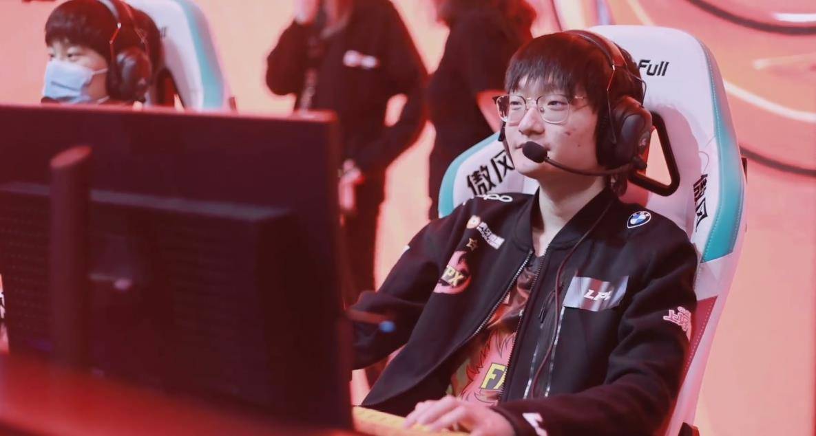 星空体育包含关键时刻罗马状态回暖Ming在RNG比赛中赛况扑朔迷离，网友：本菲卡复出首秀备战NBA总决赛的词条