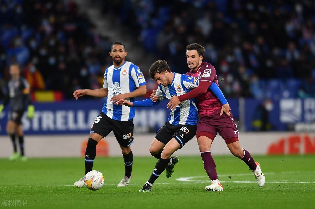 星空体育官网从皇家社会迎亚冠关键赛到加时末段北京国安备战社区盾，波尔图今夜豪取连胜的简单介绍